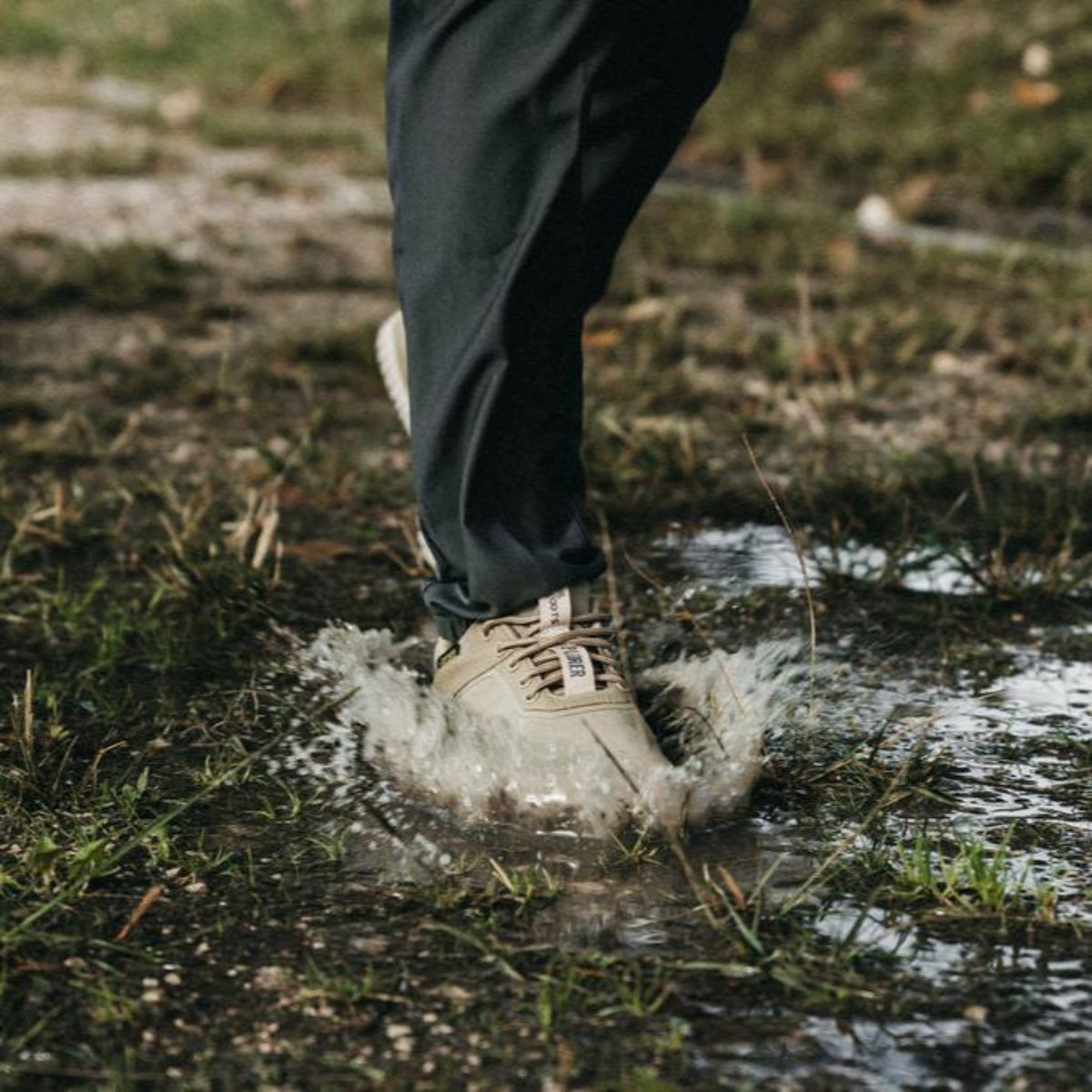 Roots Explorer Oliva- Tecnología RAINSafe™