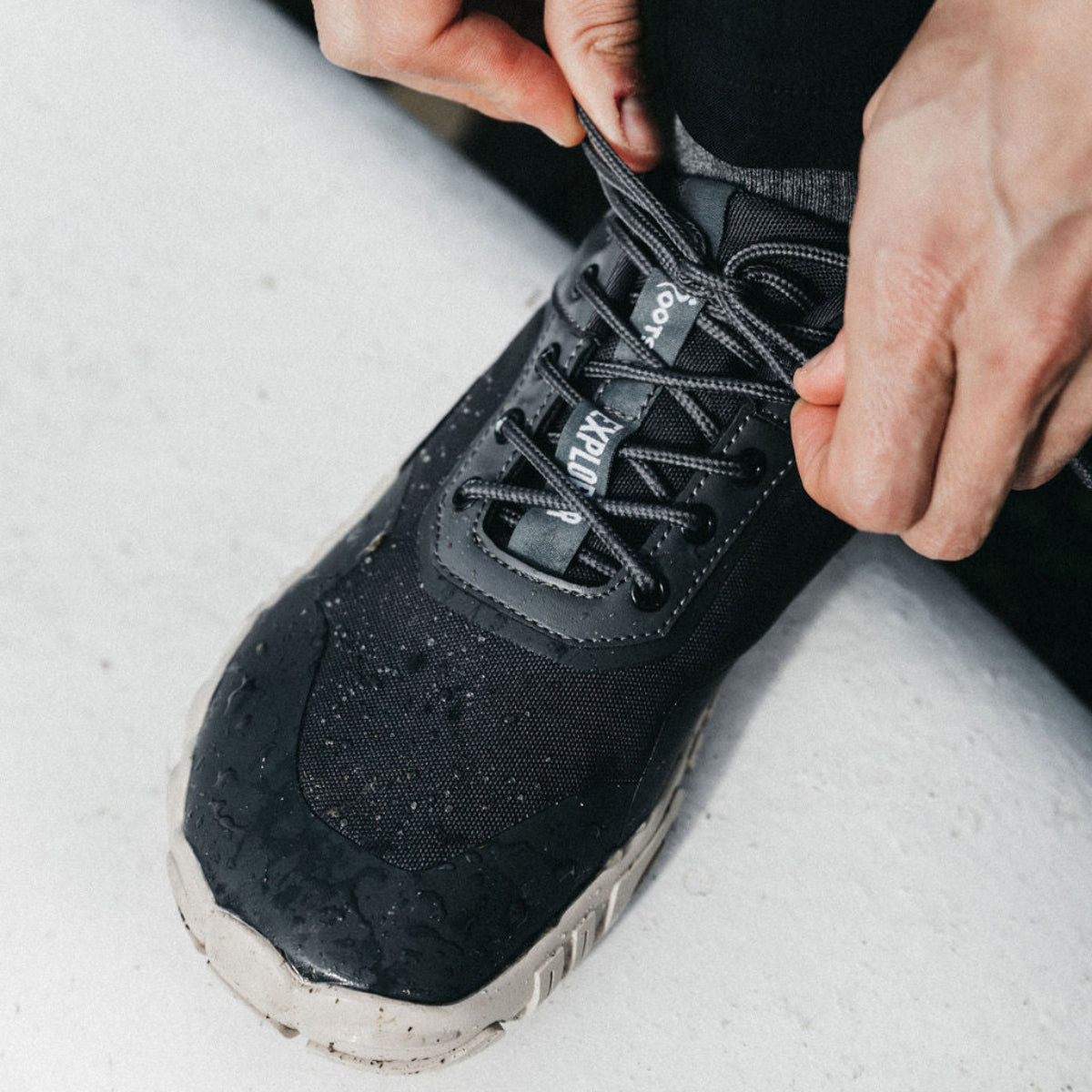 Roots Explorer Antracita-  Tecnología RAINSafe™